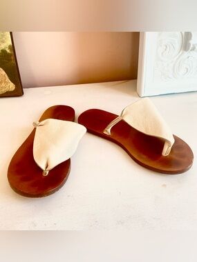 Bottega Veneta Rich Cream Leather Thong Sandal